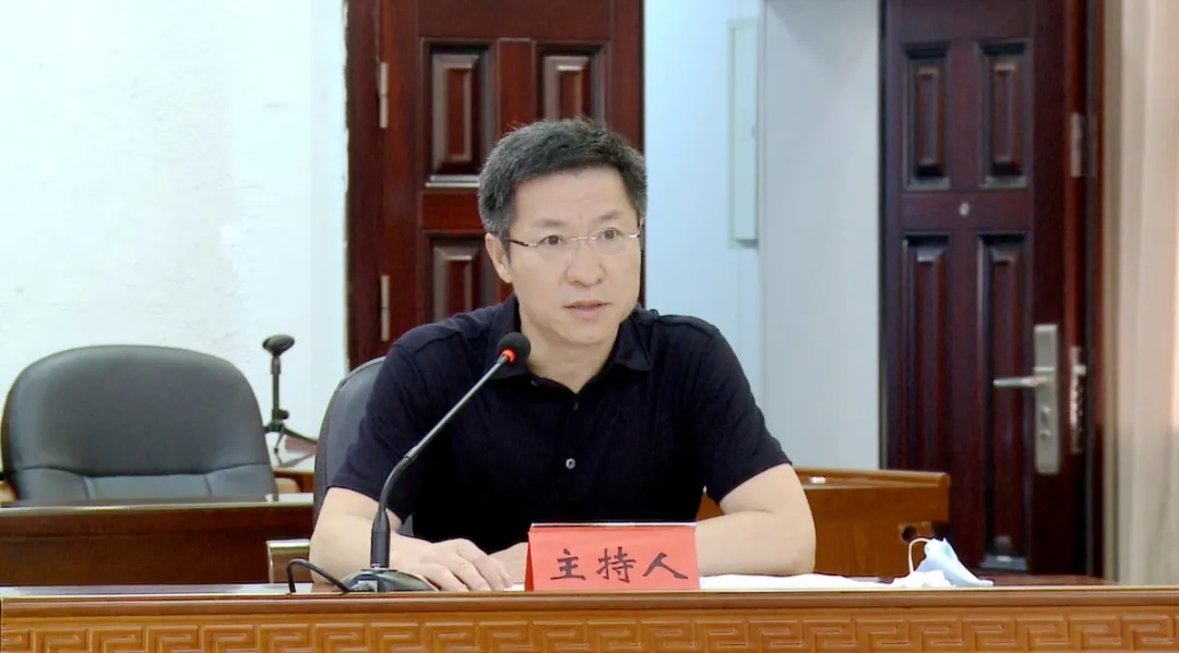 荆门市东宝区委书记刘振军主持 荆门市东宝区委书记刘振军主持